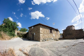 CASA DE PIEDRA, Casas Del Monte